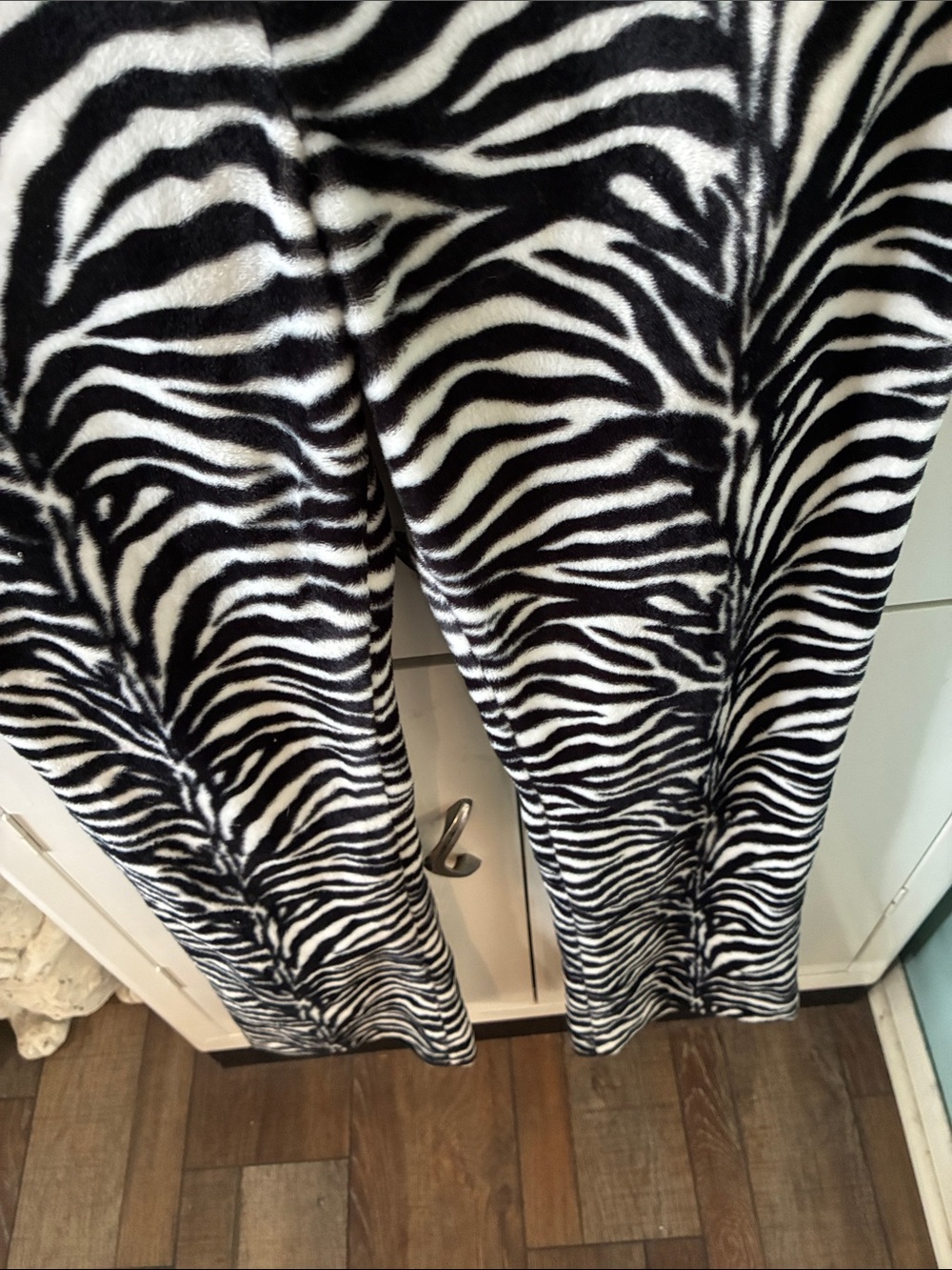 DKNY Jeans jr sz 7 Zebra Print Wide-Leg Pants - Black & White furry euc - Picture 3 of 8